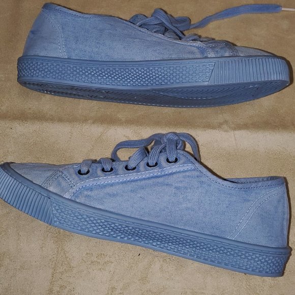 - NWOT levi’s woman’s shoes size 7.5 - Picture 4 of 7